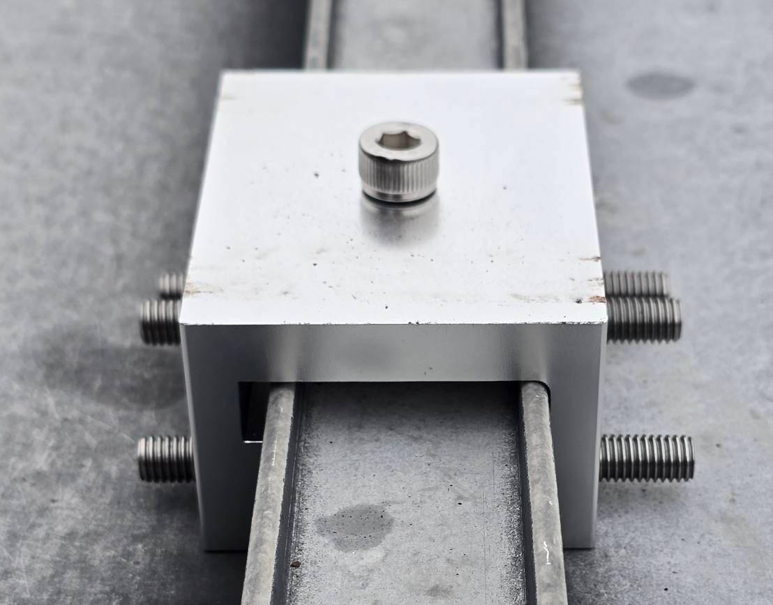 En perfekt pasform til dit tag: Vores NYE ​​tagclips er i produktion!