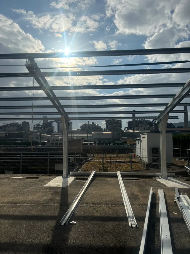 Enkeltsøjlet solcellecarport